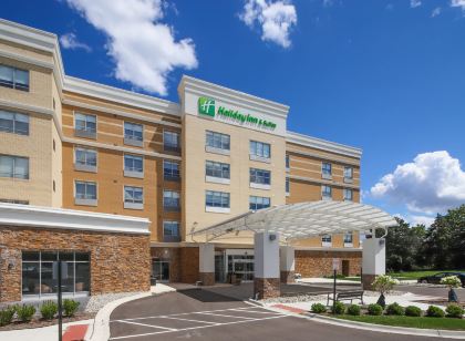 Holiday Inn & Suites Detroit - Troy