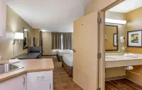 Extended Stay America Suites - Philadelphia - Horsham - Welsh Rd - Parking