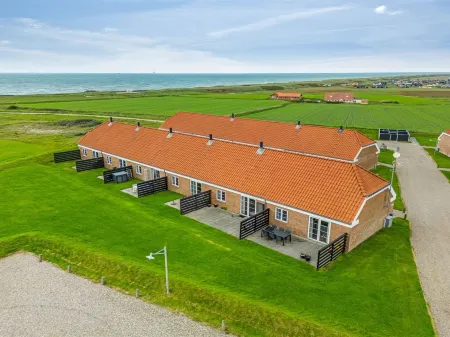 "Smeralda" - 200m from the Sea Отели в г. Лемвиг