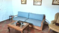 Rustic Holiday Home with Small Patio-Terrace