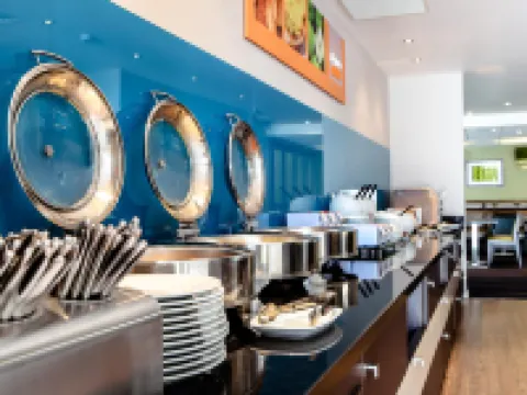 Holiday Inn Express MANCHESTER AIRPORT by IHG Hotels in Ringway