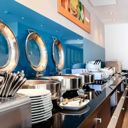 Holiday Inn Express MANCHESTER AIRPORT by IHG