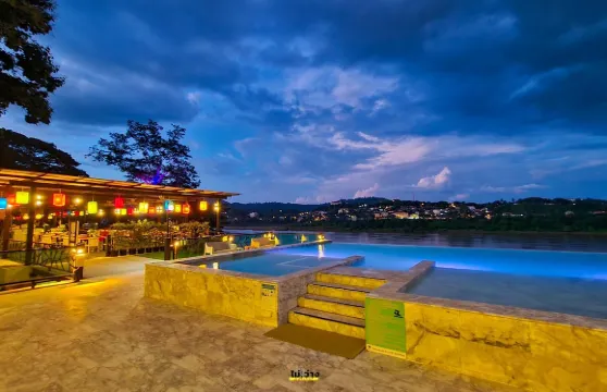 清孔柚木花園河濱温泉酒店