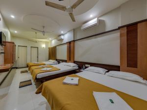 Hotel Adarsh 5 Minute Walk from Mahalaxmi Temple Kolhapur