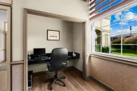 Clarion Inn Falls Church-Arlington فنادق في West Falls Church