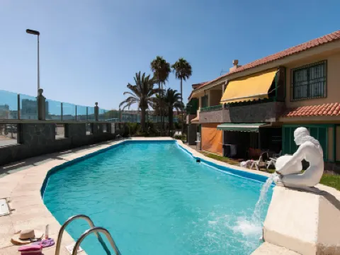 Aquarius 9 Hotels near Playa De Las Burras