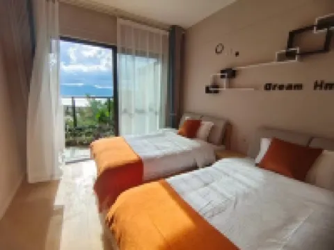 Fuxian Lake Leshu Homestay (Chenghua Line No. 6)