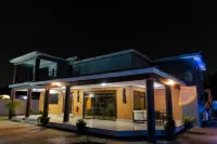 Ampric Guest House and Lounge