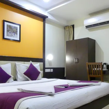 Hotel Sabarees Residency