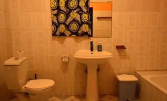 Amahoro Guest House Triple Room with Shared Bathroom