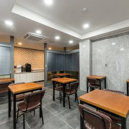 Changwon Jungangdong Business Hotel Hue