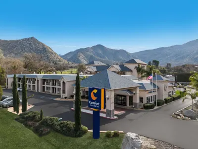 Comfort Inn & Suites Sequoia Kings Canyon Hotels in 