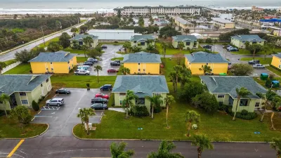 Coastal Clipper Charming 2 Bdr, Walk to Beach!
