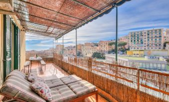 Sanremo Penthouse Market 700m from Sea - Happy Rentals