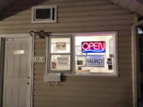 Hi-Way Motel Hotels in Portage La Prairie