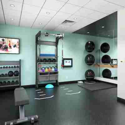 Tru by Hilton Janesville Fitness & Recreational Facilities