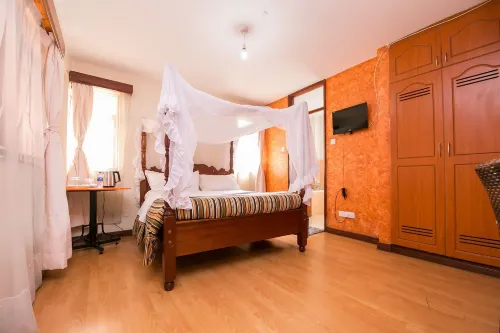 Upperhill Blueberry Hotel