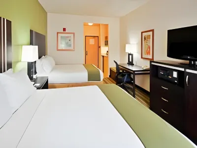 Holiday Inn Express & Suites Berkeley Hotels near University of California, Berkeley