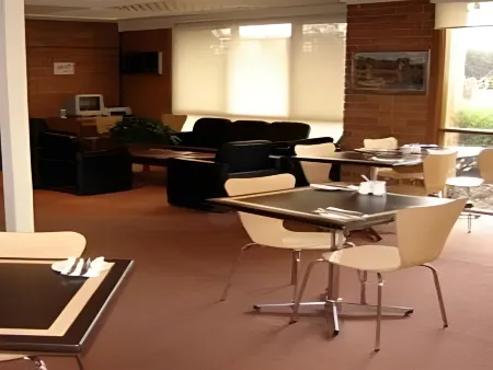 Essendon Motel Отели в г. Эссендон