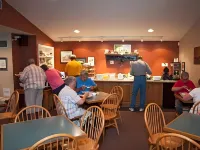 Travelers Rest Motel - breakfast