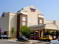 Stones River Inn & Suites Отели в г. Мерфрисборо