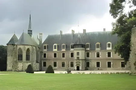 Hotel Arverna Vichy - CLT'Hotel Отели рядом со станцией ВЕЖДЕНИЕ ВИЧИ РЕЙСТВОЙ СТАНЦИЯ