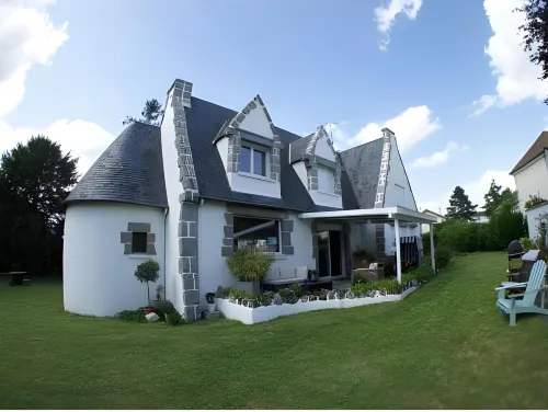 Bed & Breakfast Crosne Plazza & Spa Hotel di Villeneuve-Saint-Georges