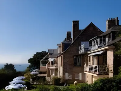 Manoir de Lan Kérellec Hotels in Locquirec