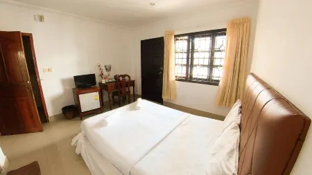 Riverside Hotel Phnom Penh