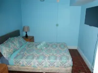 Hoosville Hostel (Formerly the Everglades Hostel)