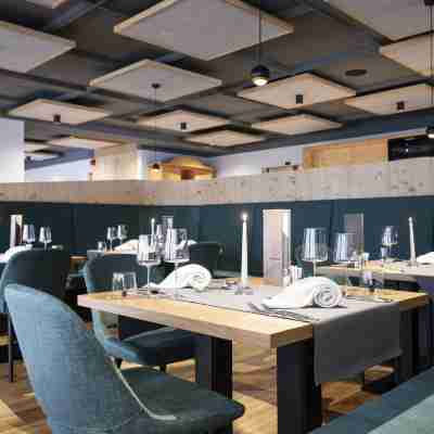 Hotel Alpenroyal Dining/Meeting Rooms