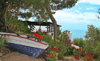 Villa Giulia Resort with Private Pool and Stunning Sea Views