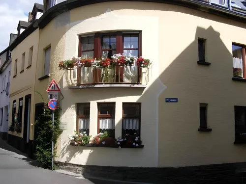 Zum Achten Himmel Hotels in Valwig