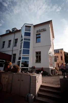 Hotel & Restaurant Fackelgarten Plau am See Hotels in Malchow