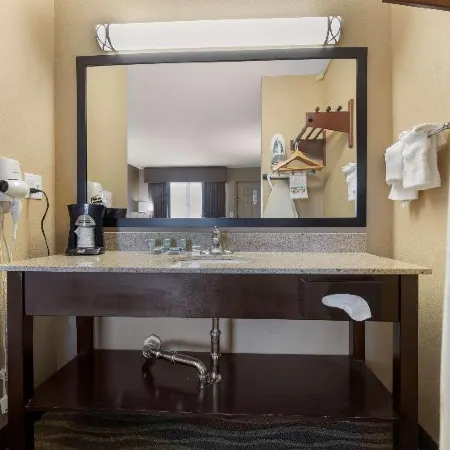 Best Western Taylor Inn