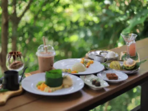 โกโก้ วัลเล่ย์ รีสอร์ต โรงแรมในอำเภอ ปัว