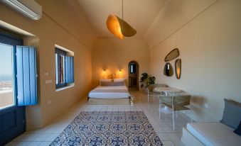 Luna Santorini Suites