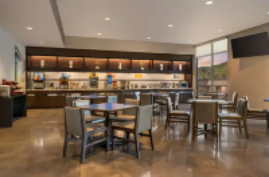 GLo Best Western Asheville Tunnel Road