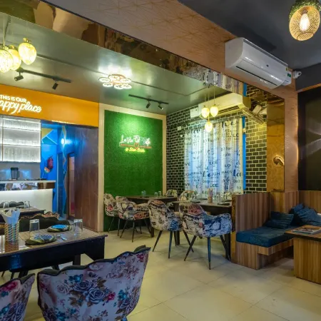 Treebo Taj Square, 10 Mins from Airport