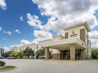 Comfort Suites East Lincoln - Mall Area Hotels near Abel Stadium