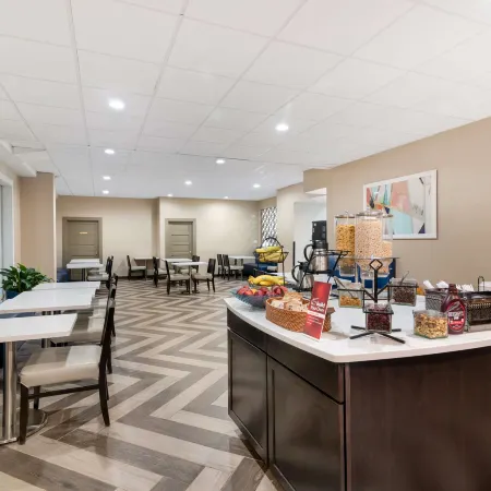 Best Western Plus Landmark Inn