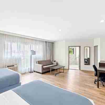 Best Western Plus Montreal East Rooms