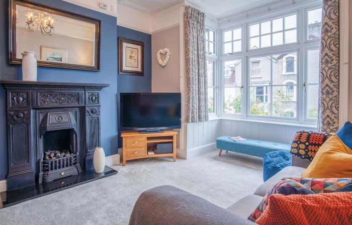 Overland Road – 4 Bedroom House – Mumbles