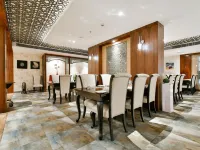 M Crown Hotel