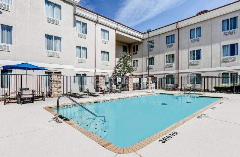 Holiday Inn Express & Suites Marshall by IHG photo 2