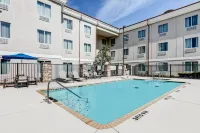 Holiday Inn Express & Suites MARSHALL by IHG - Uima-altaat