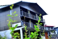 The Dhanaulti Chalet Hotels near Kempty Falls