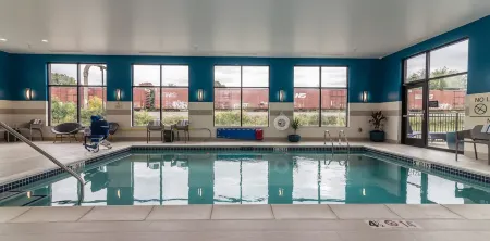Hampton Inn & Suites Detroit/Allen Park Отели рядом с достопримечательностью «Парк Шампейн»