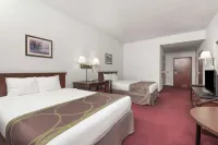 Super 8 by Wyndham Grayson - parking