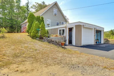 Dog-friendly Lake George Home: 3 Mi to Beach! Hotels in Lake Luzerne